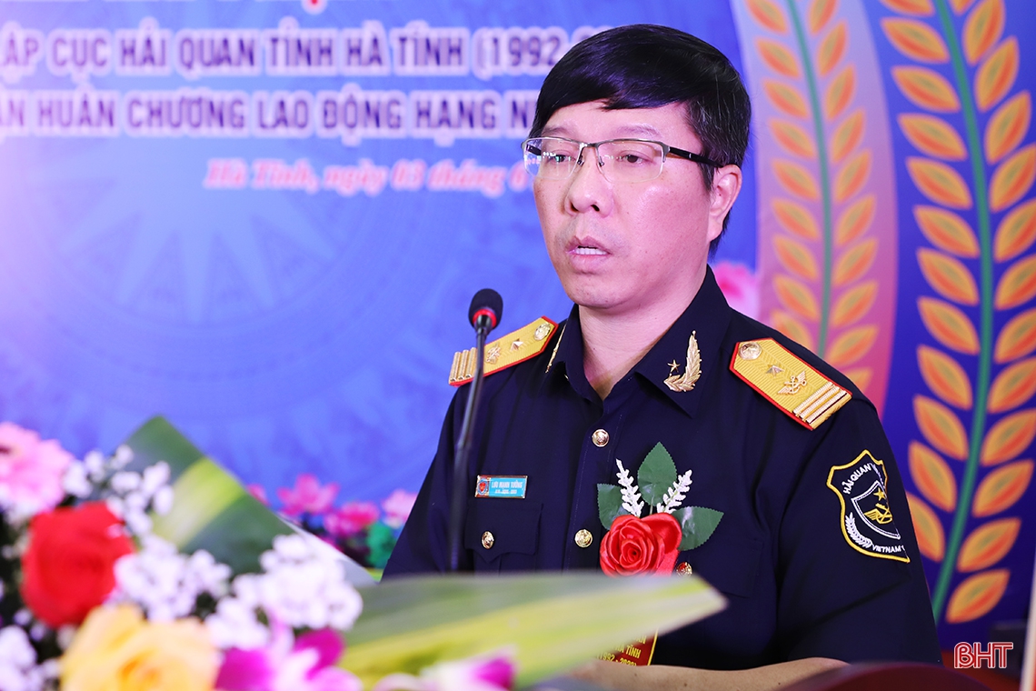 Cục Hải quan Hà Tĩnh đón nhận Huân chương Lao động hạng Nhất
