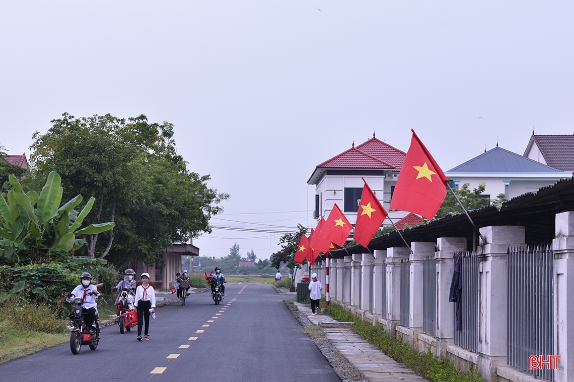Hơn 350 ngàn giáo viên, học sinh Hà Tĩnh náo nức khai trường