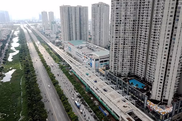 Nghịch lý thị trường bất động sản TP.HCM: Giao dịch giảm, giá vẫn tăng