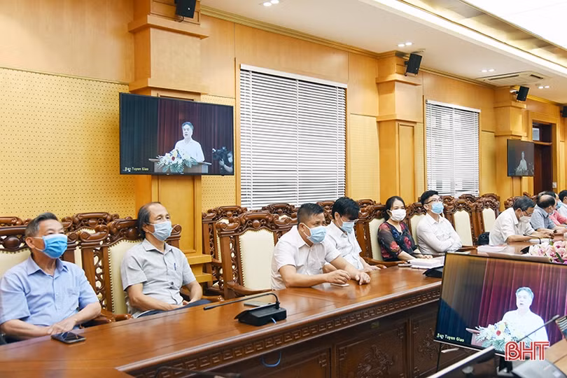 Tiếp thu Nghị quyết Đại hội XIII của Đảng gắn với nhiệm vụ phát triển văn học nghệ thuật, khoa học - kỹ thuật