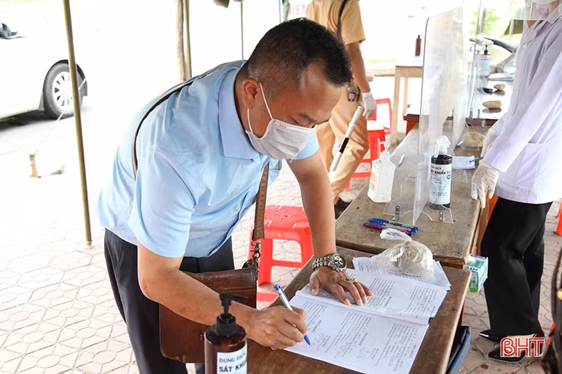 Người Hà Tĩnh về từ vùng dịch bằng phương tiện cá nhân tăng cao