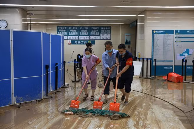 Những hình ảnh về đợt mưa lũ kinh hoàng Trung Quốc