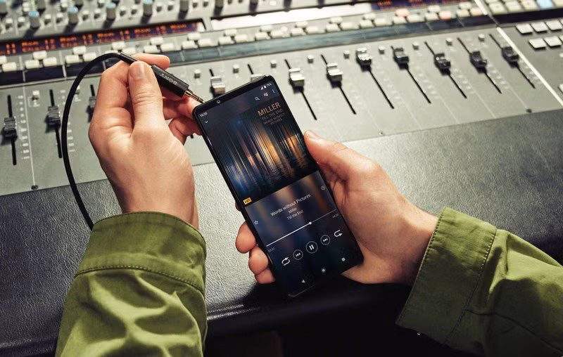 Sony đang trở lại thị trường di động