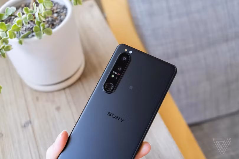 Sony đang trở lại thị trường di động