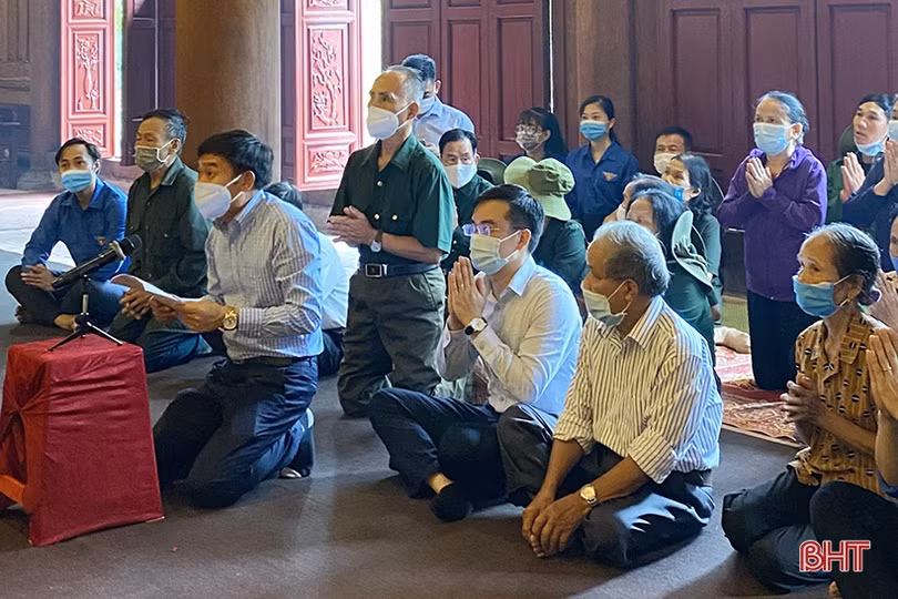 Xúc động lễ giỗ 10 nữ liệt sỹ thanh niên xung phong Ngã ba Đồng Lộc