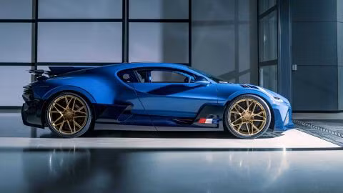 Chiếc Bugatti Divo 5,8 triệu USD cuối cùng được bàn giao đến tay khách hàng