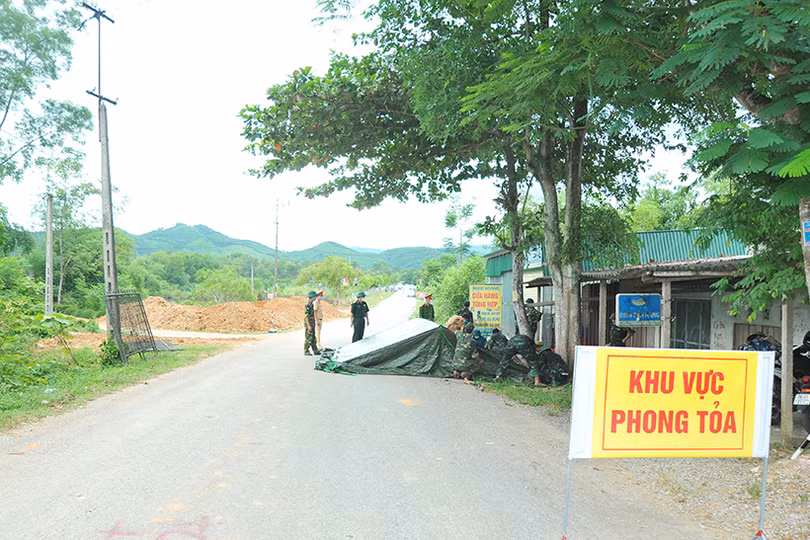 Hương Khê xây dựng giải pháp phòng, chống dịch COVID-19 phù hợp với tình hình mới