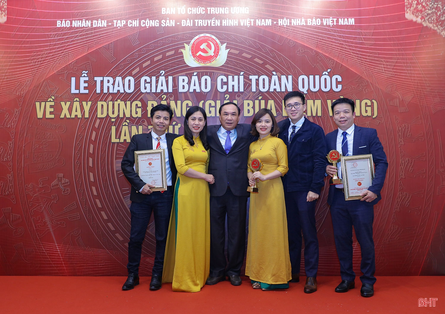 Phát huy trách nhiệm người làm báo về tuyên truyền xây dựng Đảng