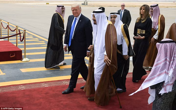chuyen cong du dau tien cua ong trump khoi dau suon se o saudi arabia