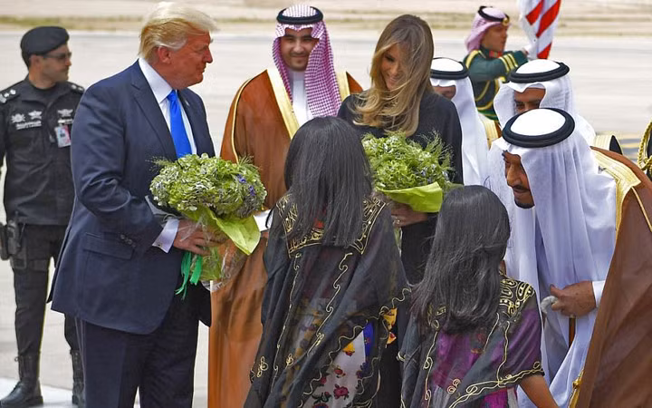 chuyen cong du dau tien cua ong trump khoi dau suon se o saudi arabia