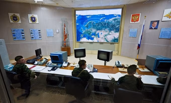 dan radar nga co the phat hien qua bong kim loai tu 2 000 km