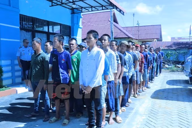 vung chong lan tren bien voi indonesia noi nguy hiem voi ngu dan viet