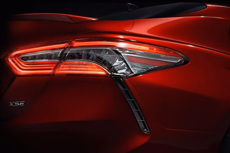 toyota camry phien ban 2018 sap cap ben viet nam