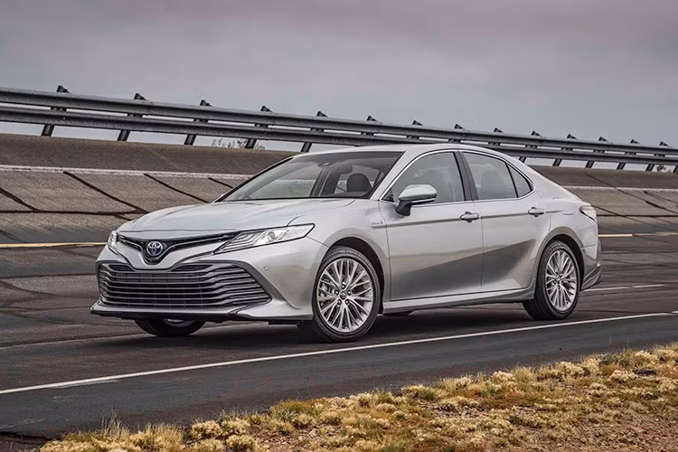 toyota camry phien ban 2018 sap cap ben viet nam