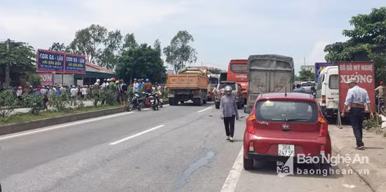 nguyen dinh thuc lai kich dong cac doi tuong qua khich chan ql1a