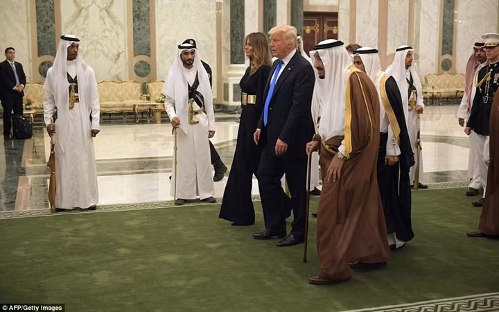 chuyen cong du dau tien cua ong trump khoi dau suon se o saudi arabia
