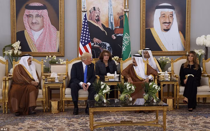 chuyen cong du dau tien cua ong trump khoi dau suon se o saudi arabia