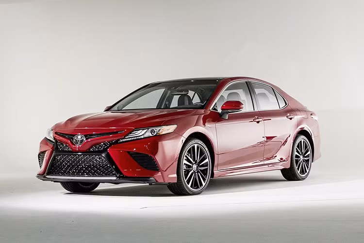 toyota camry phien ban 2018 sap cap ben viet nam