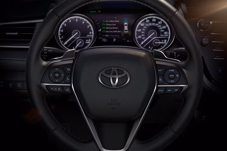 toyota camry phien ban 2018 sap cap ben viet nam