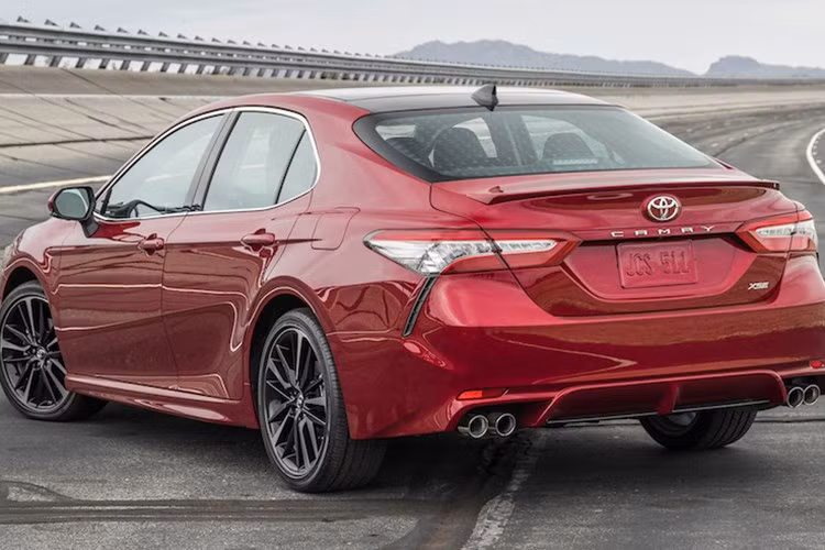 toyota camry phien ban 2018 sap cap ben viet nam