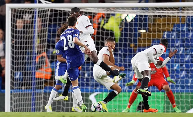 chelsea thang nghet tho duoi con mua gon