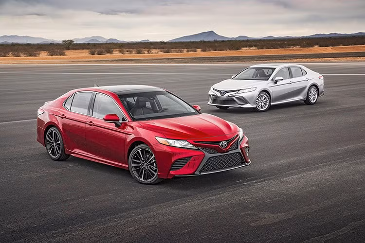 toyota camry phien ban 2018 sap cap ben viet nam