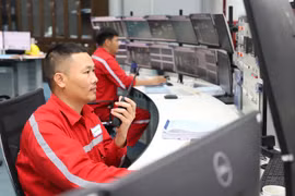 Người lao động ngành điện Hà Tĩnh “canh lưới, giữ dòng”
