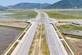 Tăng tốc thi công trên trục giao thông trọng yếu vào Formosa 
