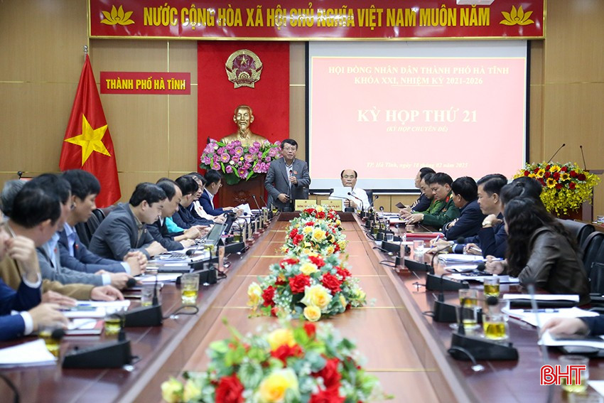 Toàn cảnh kỳ họp.