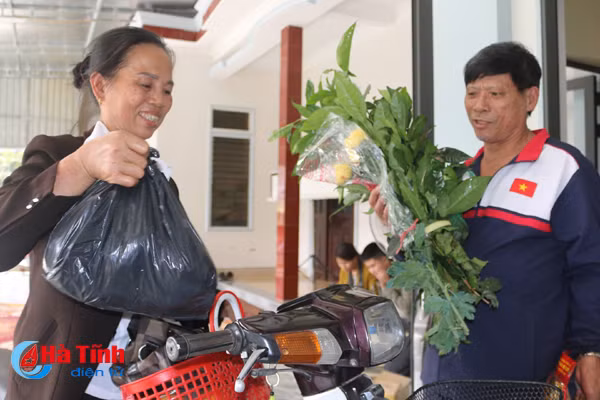 Người hâm mộ Hà Tĩnh hứng khởi cổ vũ U23 Việt Nam