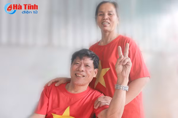 me tien dung mang keo cu do banh gai sang lam qua u23 viet nam