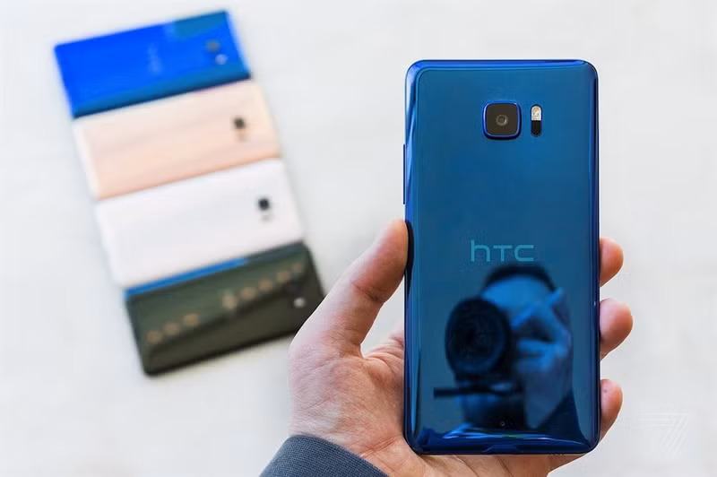 sam smartphone mau sac ruc ro de don tet