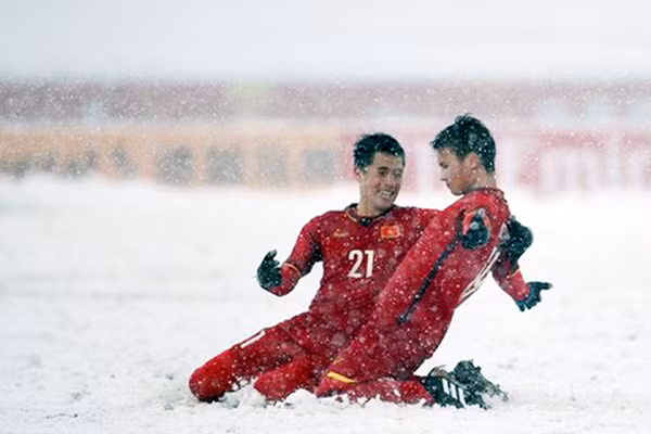 Cổ động viên nhuộm đỏ Thành Sen dù Việt Nam chỉ giành á quân U23 Châu Á
