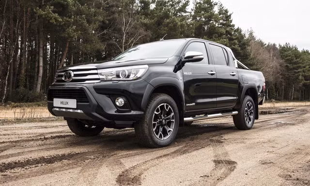 toyota tung phien ban ki niem 50 nam ra mat hilux