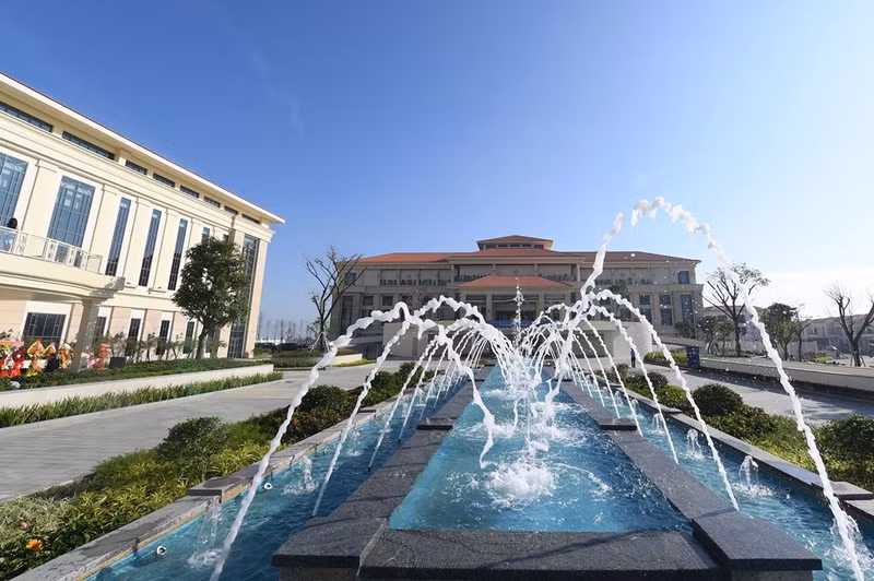 Để có được thương hiệu Sheraton Grand Danang Resort như ngày hôm nay phải kể đến sự ghi nhận rất lớn từ việc khách sạn đã phối kết hợp tổ chức thành công Tuần lễ thượng đỉnh APEC 2017, bên cạnh đó là những nỗ lực nâng tầm chất lượng dịch vụ của khách sạn. Tiếp sau sự kiện này, giải vô địch Golf liên Câu lạc bộ Châu Á Thái Bình Dương 2017 cũng được đăng cai tổ chức tại đây. khu nghi duong dau tien tai dong nam a dat chuan sheraton grand resort