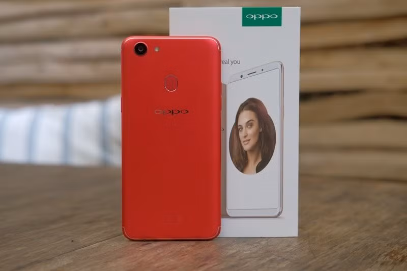 sam smartphone mau sac ruc ro de don tet