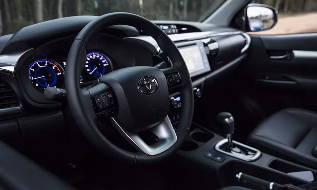 toyota tung phien ban ki niem 50 nam ra mat hilux