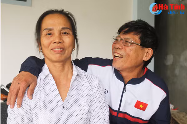 me tien dung ke phut giay ngung tho khi con trai da qua penalty quyet dinh cho u23 viet nam