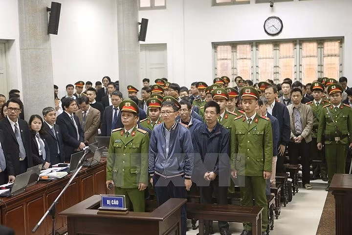 hom nay toa tuyen an voi bi cao dinh la thang va 21 dong pham