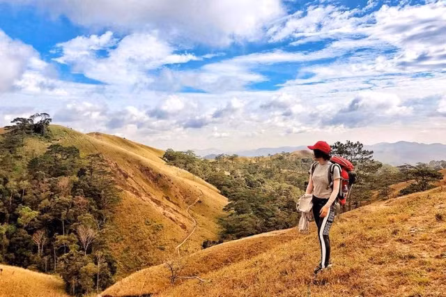 me man voi mua co chay o cung duong trekking dep nhat viet nam