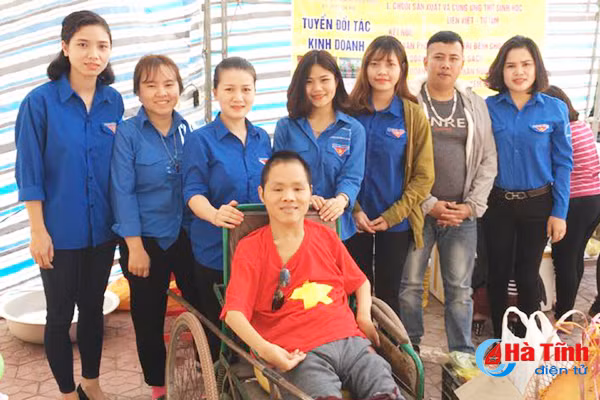 gay quy tu thien giup thanh nien ha tinh tinh nguyen hien dau cho y hoc