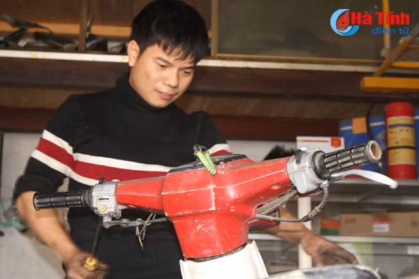 nguoi dan duc tho tam gac cong viec co vu u23 viet nam va con cung bui tien dung
