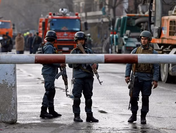 Giao tranh đẫm máu ở Afghanistan, hàng trăm người thương vong