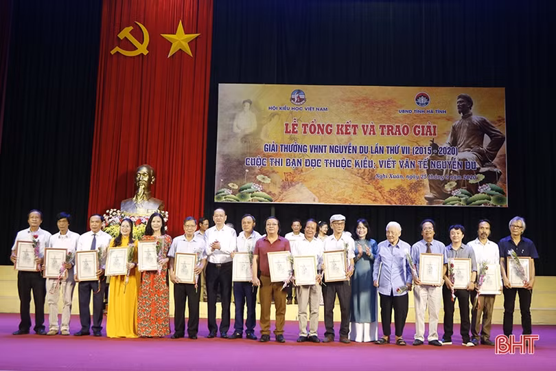 Long trọng trao giải thưởng VHNT và các cuộc thi về Nguyễn Du, Truyện Kiều