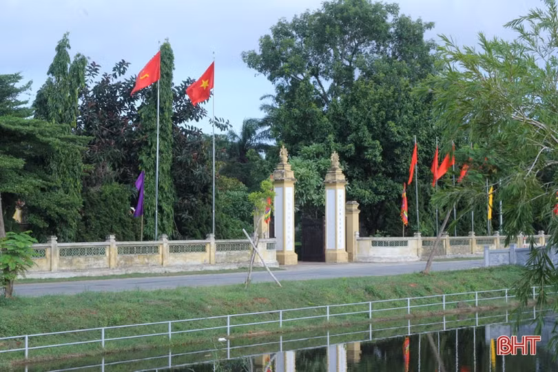 Đường quen tỏa bóng “nhị Kiều”