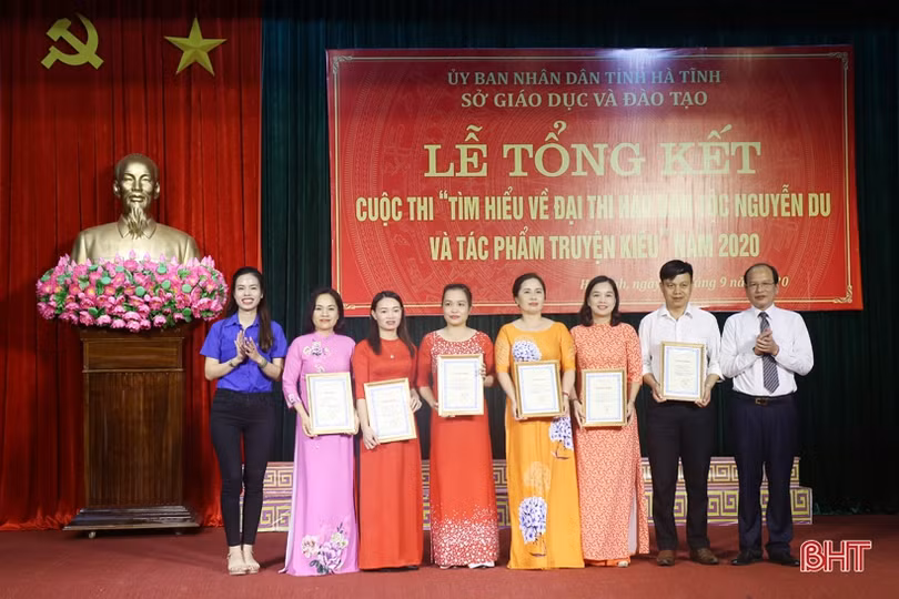 Trao thưởng cho 56 tập thể, cá nhân đạt giải cuộc thi tìm hiểu về Nguyễn Du và Truyện Kiều
