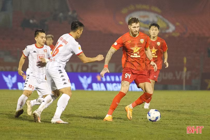 Hồng Lĩnh Hà Tĩnh làm khách CLB Hải Phòng lúc 19 giờ 15 phút ngày 22/2 trong khuôn khổ vòng 14 V.League 2024/25.