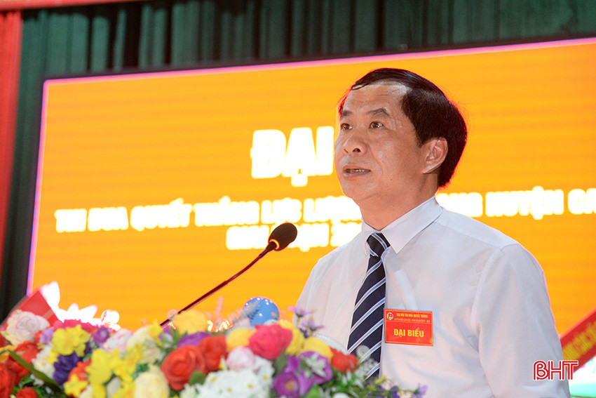 Chủ tịch UBND huyện Can Lộc Võ Xuân Linh phát biểu khai mạc đại hội.