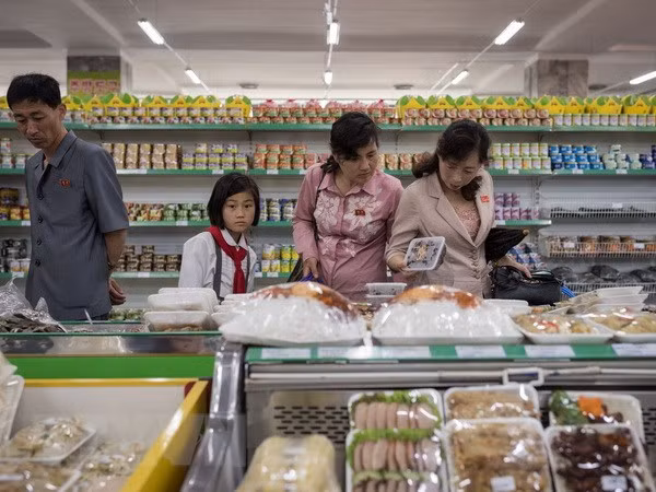 Thế giới ngày qua: Nắng nóng kỷ lục khiến 29 người chết ở Hàn Quốc