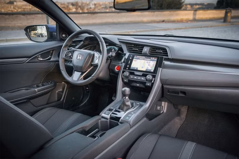 Honda Civic 2018 máy dầu và hộp số tự động 9 cấp ra mắt